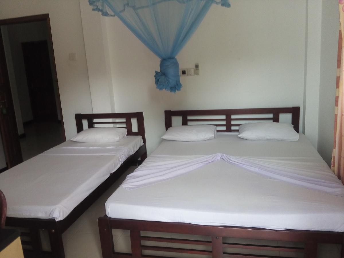 Hotel Whitehouse ทิซซามาฮารามา ภายนอก รูปภาพ